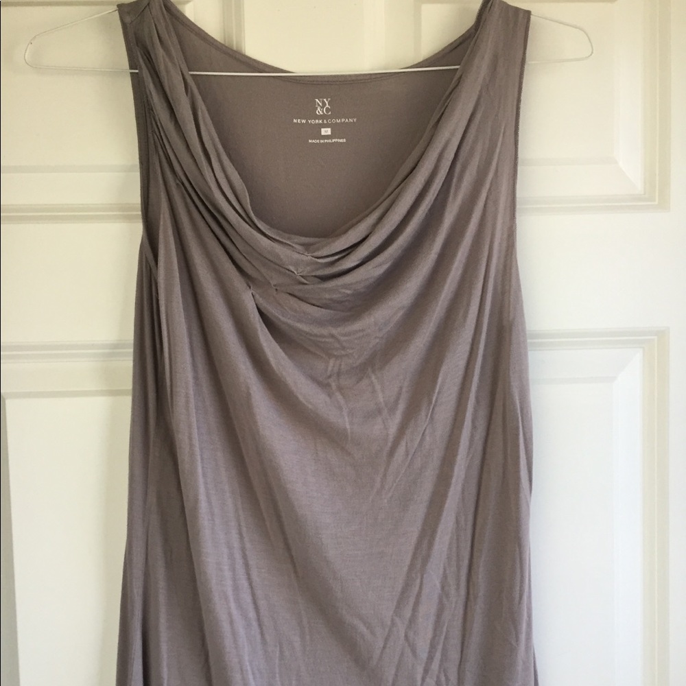 ⏰ NY&C gray tank